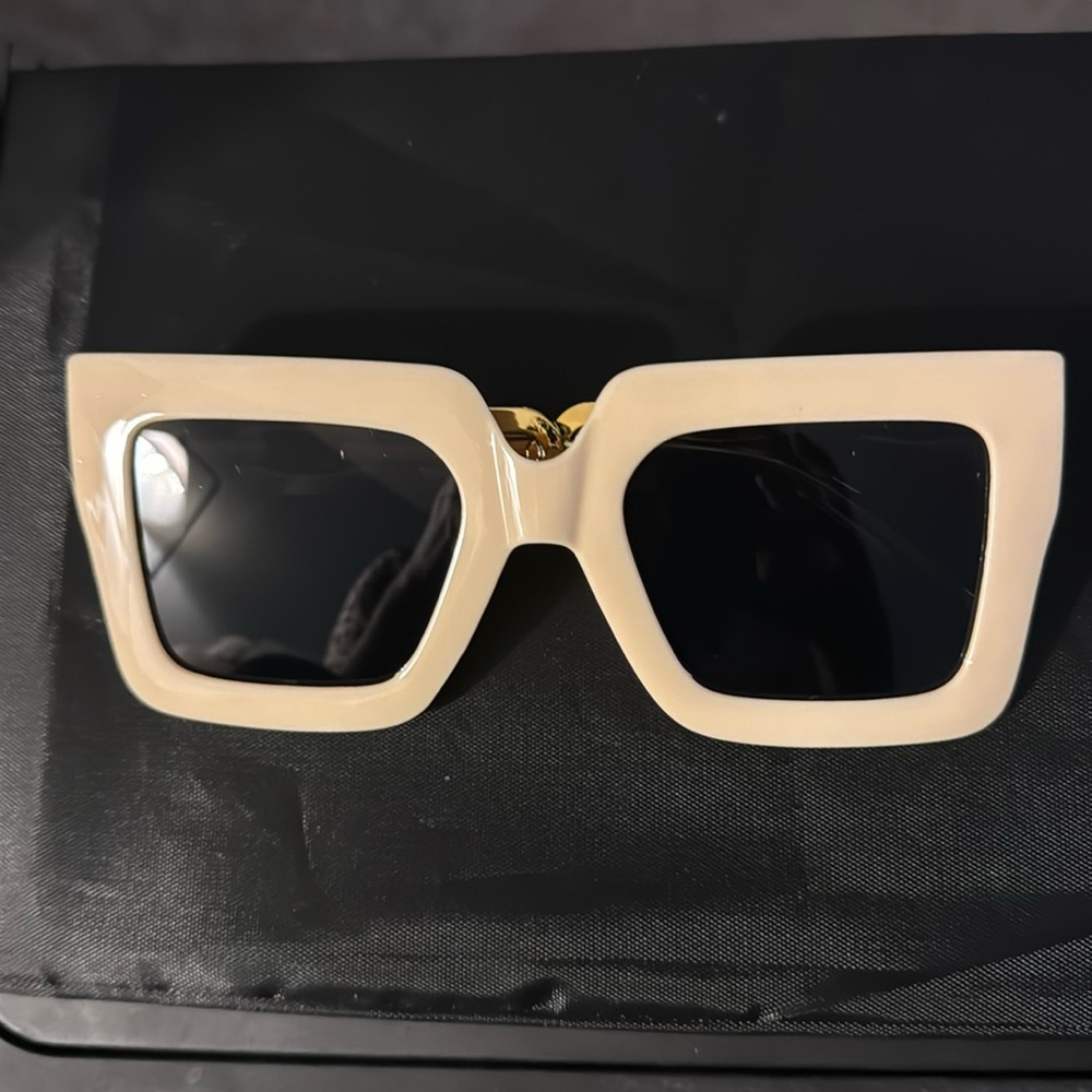 NWT large thick vintage sunglasses